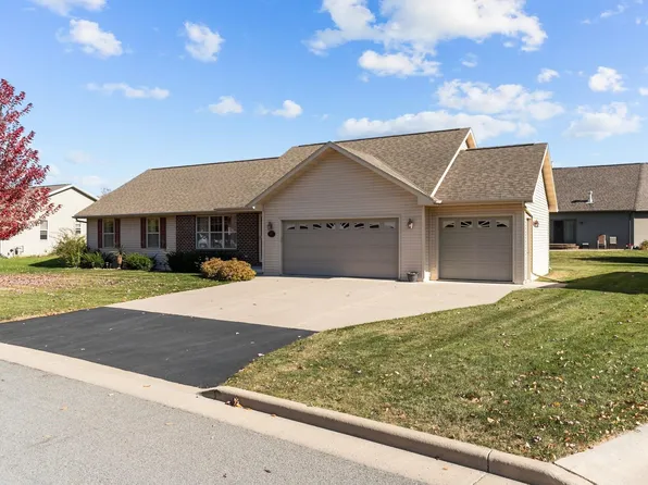 1301 Fieldview Dr, Menasha, WI 54952