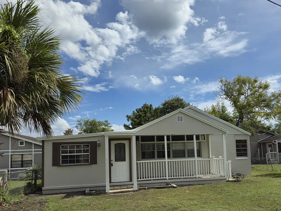 5034 Barton Dr