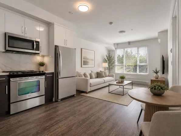 9983 Barnston Dr E #214, Surrey, BC V4N 6T3