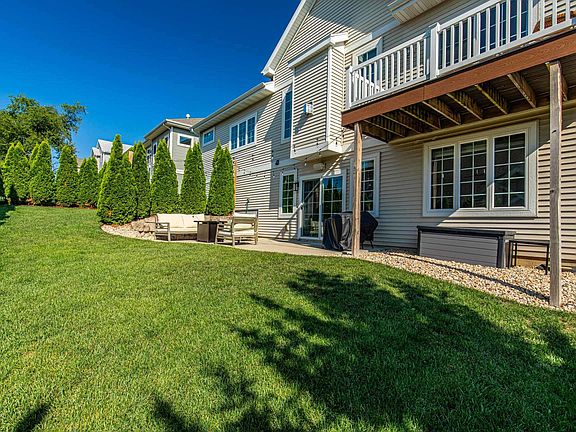 3rd image of 8909 Pine Hollow Pl