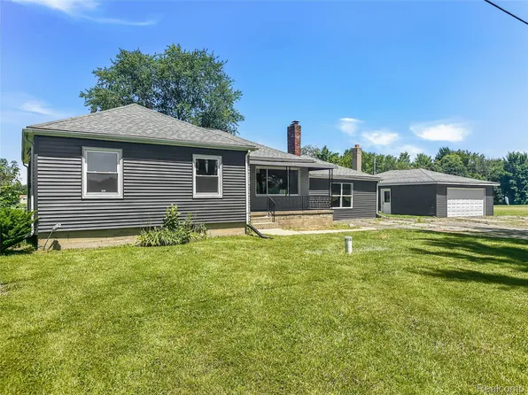 4078 W Coldwater Rd, Flint, MI 48504