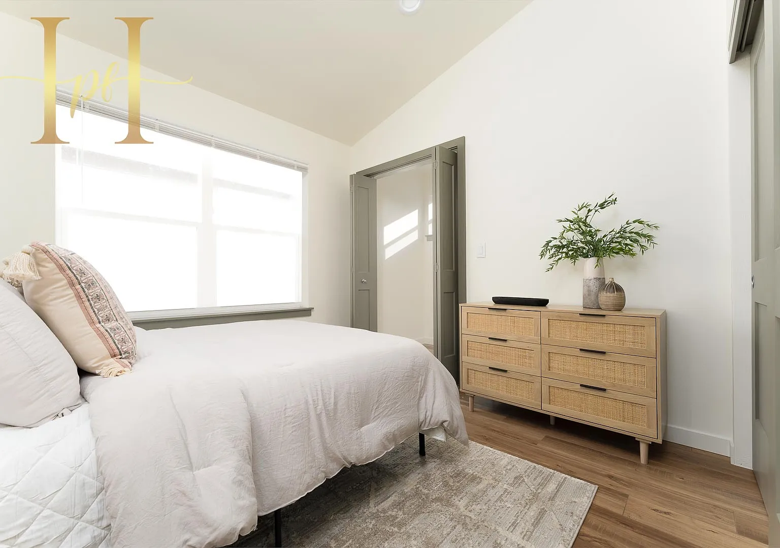 401 Creekside Way - B — Photo 3