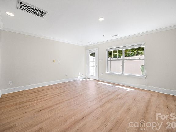 5th image of 5306 Park Rd #5320