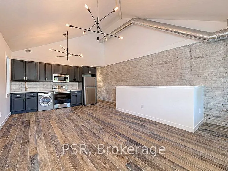 89 Hammersmith Ave #UPPER — Photo 2