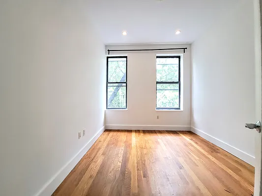 Rented by Friedman Mayer, LREB | media 25