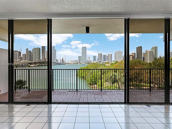 5th image of 1000 Venetian Way APT 408