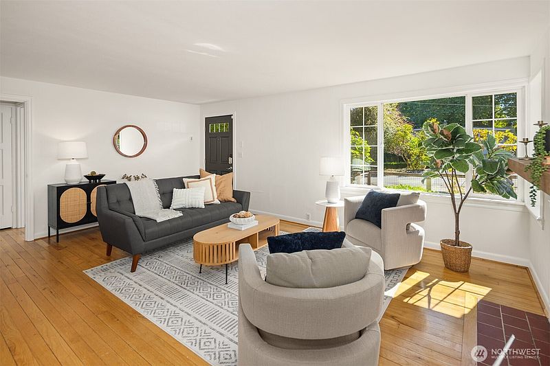 4th image of 3504 NE 93rd Street