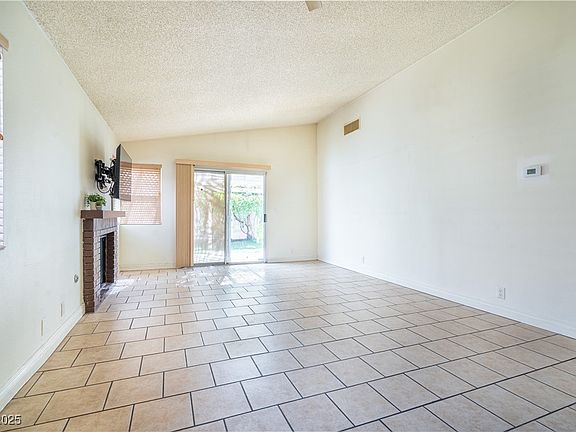 4th image of 4812 Farlington Dr