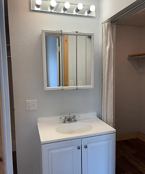 821 State St #4 — Photo 8