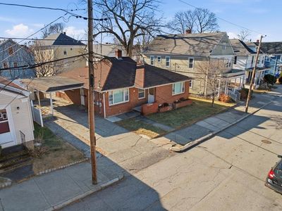 36 Auburn St, Pawtucket, RI, 02860