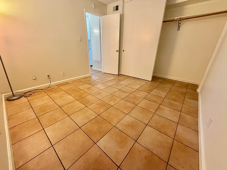 314 E Imperial Ave — Photo 12