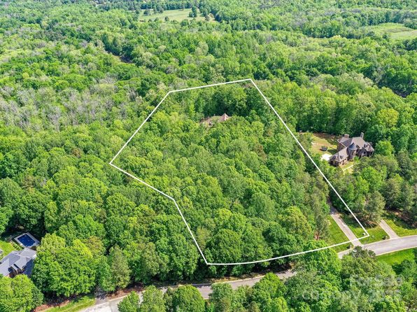 633 Elmhurst Dr, Fort Mill, SC 29715