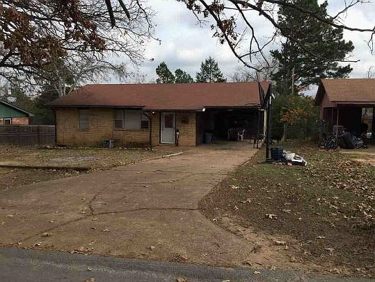 2nd image of 704 NE East St