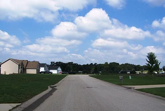 3rd image of 12813 Goldenrod Ct