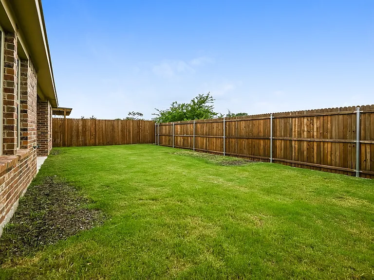 2618 Saldana Dr — Photo 16