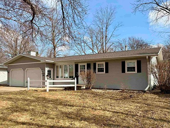 3rd image of 518 3rd Ave SE