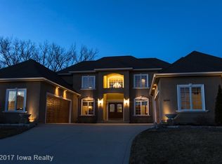 16009 Plum Dr, Urbandale, IA 50323