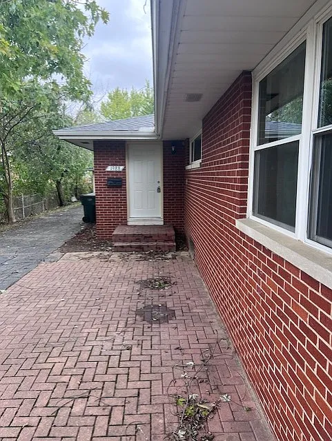2 bed, 850 sqft, $1,275 — Photo 2