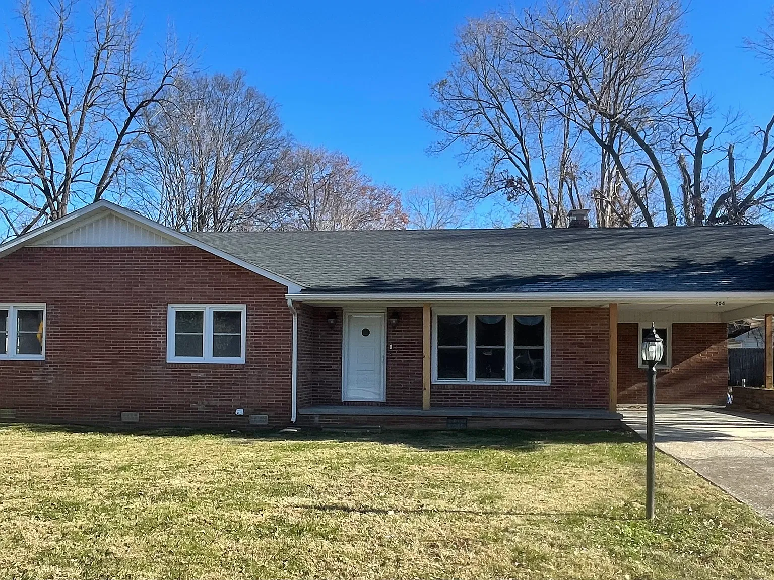 3 bed, 1930 sqft, $1,400 — Photo 1