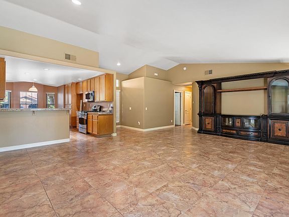 4th image of 78815 Nolan Cir