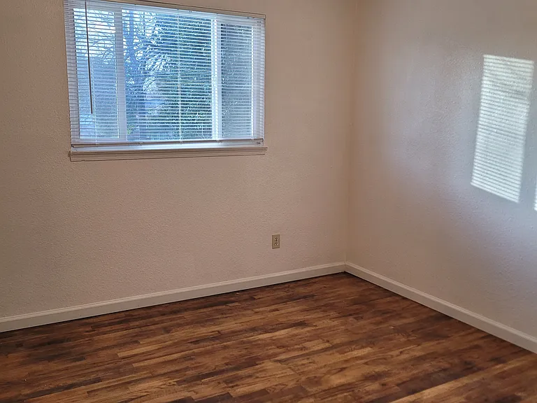 780 Ash St #4 — Photo 3