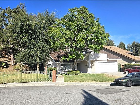 5th image of 2322 S Lynn Ct