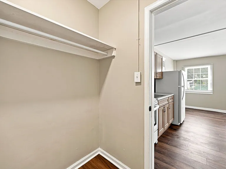 571 Olive St — Photo 11