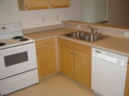 3rd image of 1225 N Oak Harbor St APT E4