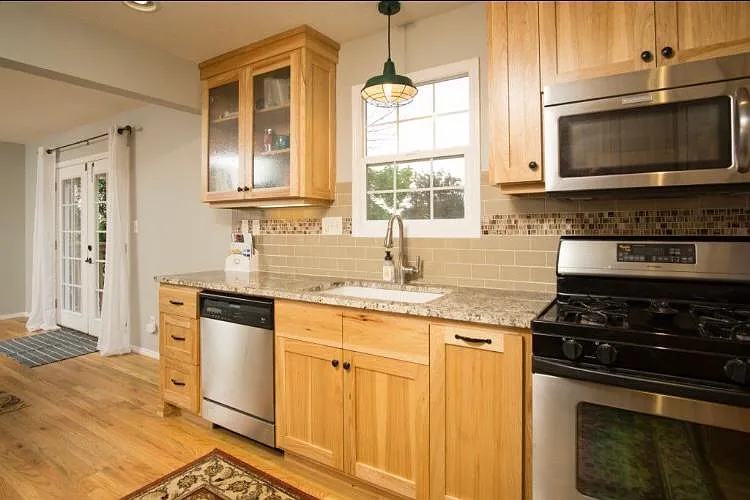 2848 Lois Ln — Photo 3