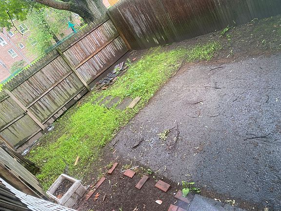 4th image of 67-50D 195th St #I