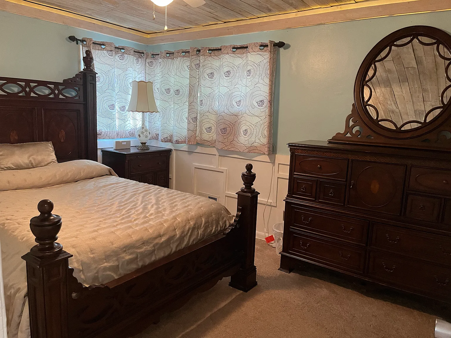 3 bed, 1.5 bath, 1300 sqft, $2,800 — Photo 3