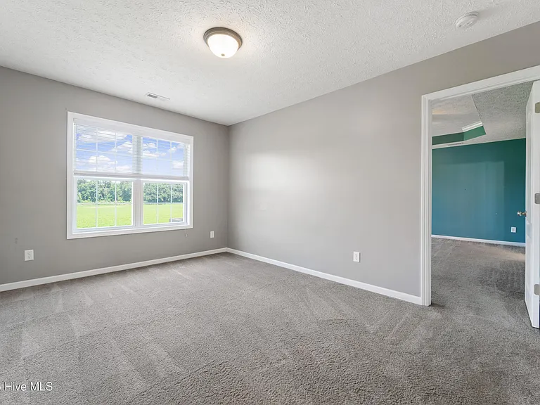 407 S Bluff Cir — Photo 16