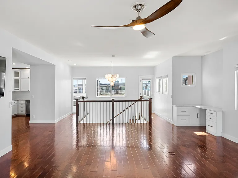 40 15th St #Penthouse C — Photo 17