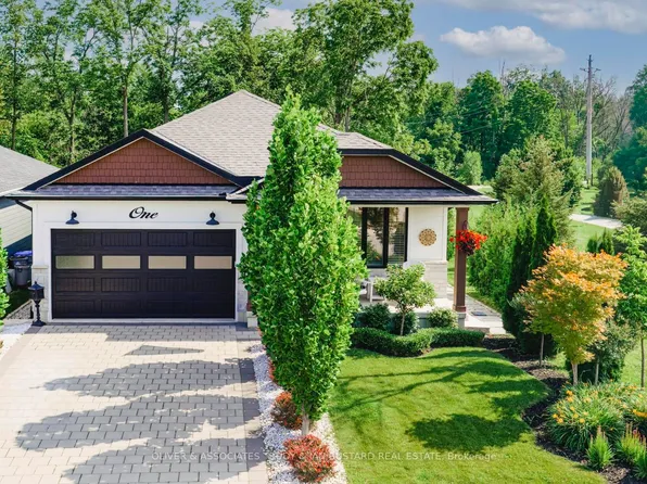 1 Creek Side Pl, Lambton Shores, ON N0M 1T0