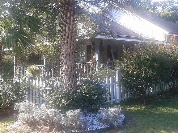2nd image of 900 W Zarragossa St