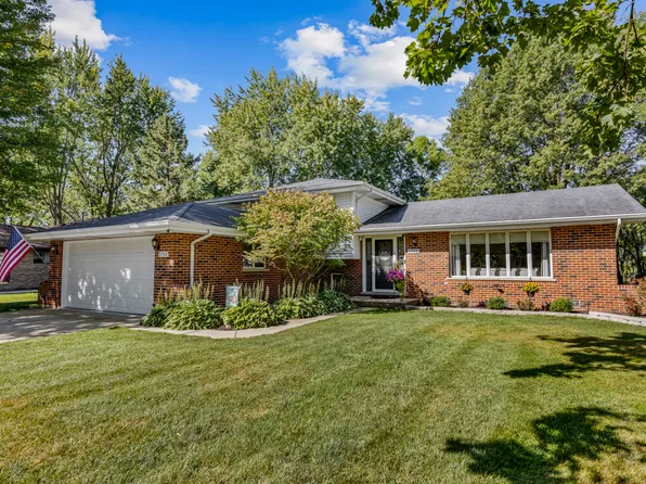 1713 Stonebridge Dr, New Lenox, IL 60451