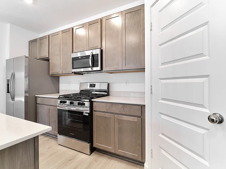 422 Eisenhower St — Photo 17