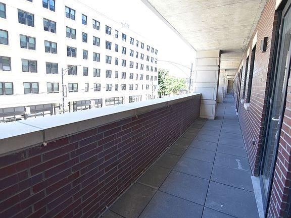 4th image of 3817-45 N Broadway St #3833-210