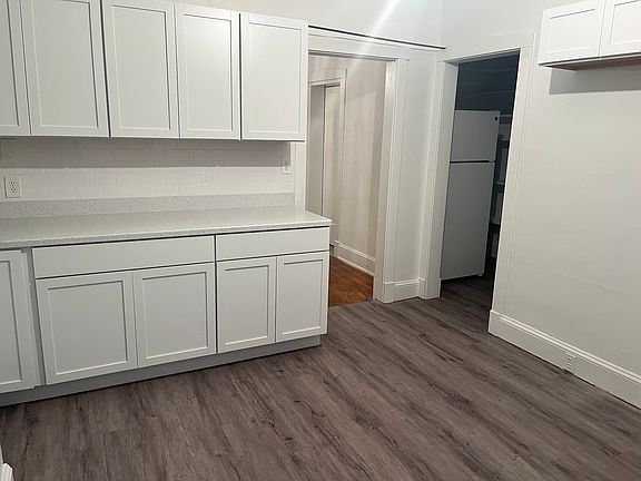 5th image of 31 Gibbons Blvd