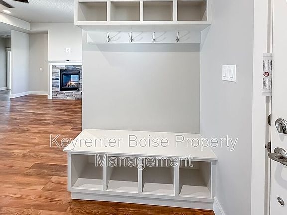 3rd image of 4379 E Wedge St