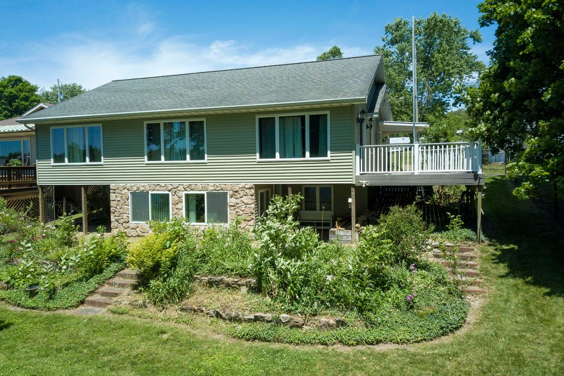 2926 Lake Ave, Osseo, MI 49266 MLS 24010272 Zillow