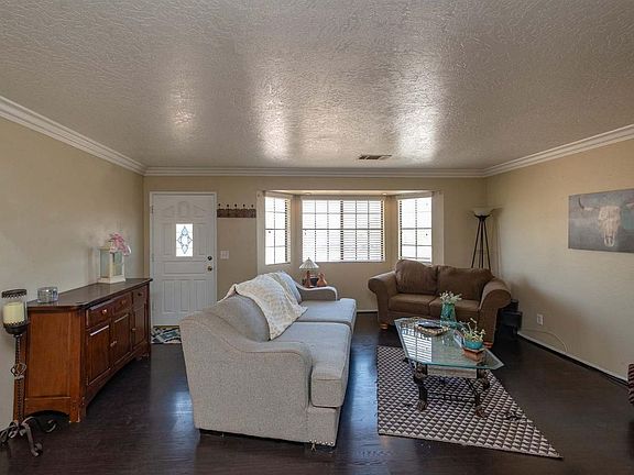 5th image of 15157 Mojave Ave