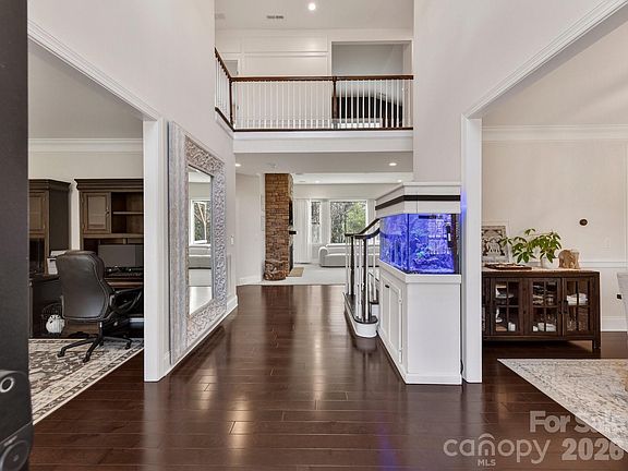 4th image of 1012 Golden Bell Dr