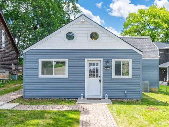 7515 Haviland Beach Dr, Linden, MI 48451
