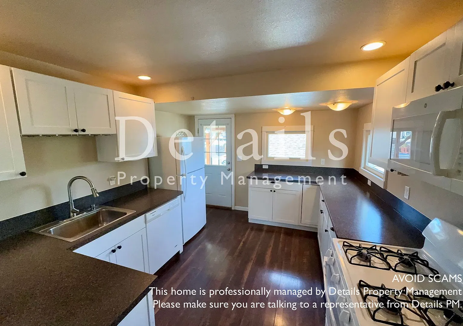 Charming 2BR 1 BA house near Bremerton ferry and PSNS. — Photo 4