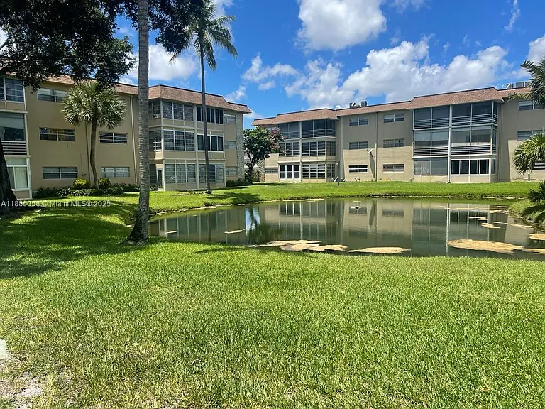 5051 W Oakland Park Blvd #204 — Photo 38