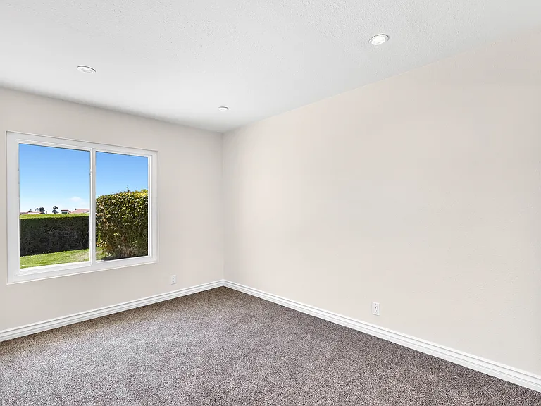 721 Calle Los Olivos — Photo 15