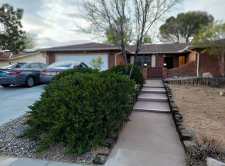 8213 Cherry Hills Dr NE, Albuquerque, NM 87111