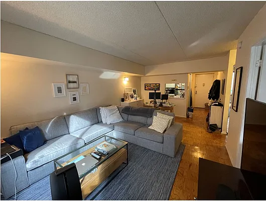Rented by BATTERY PARK CITY RESIDENTIAL LLC | media 4