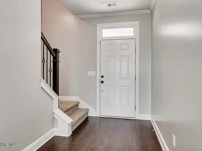 470 Brantley Cove Cir — Photo 6